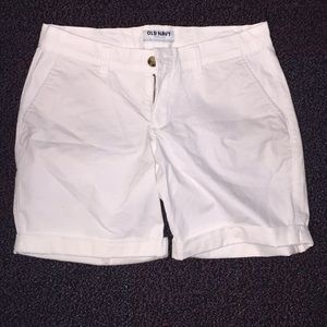 White Old Navy Bermuda Short